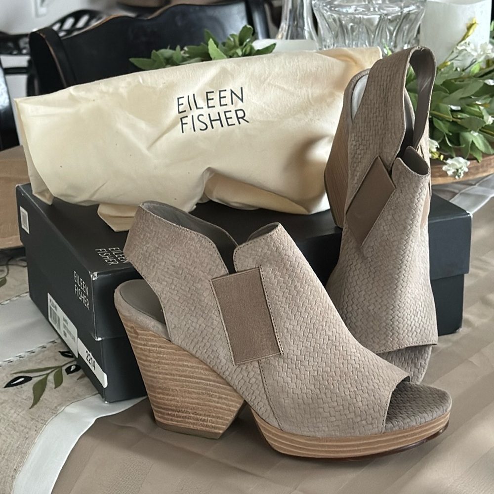 Eileen Fisher basket weave leather wedge sandals size 8